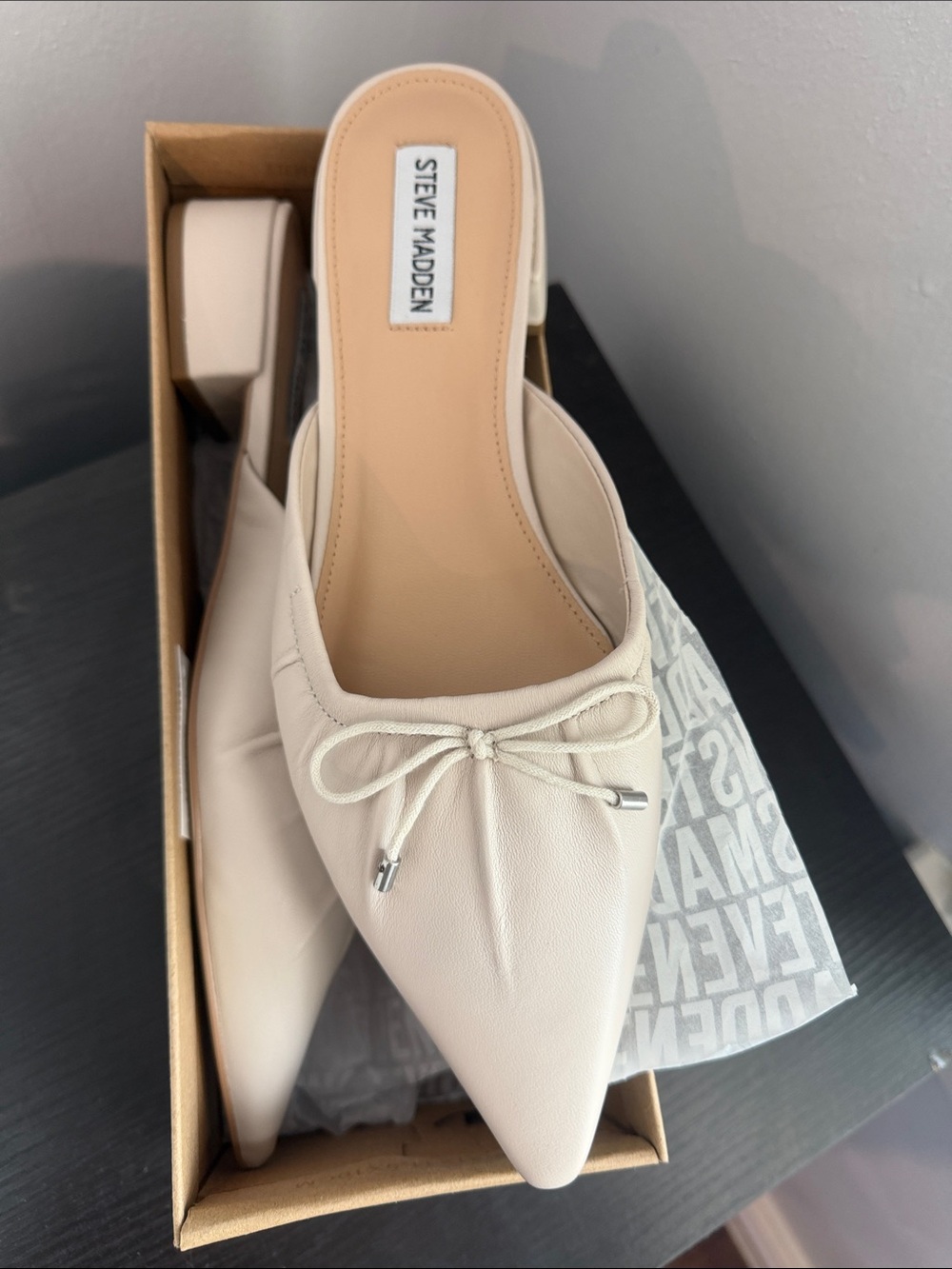 Steve Madden Cream Pointed Toe Bow Slip-On Mule
